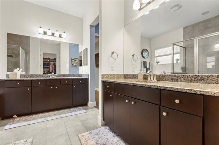 Image No.26-7 Bed Property for sale