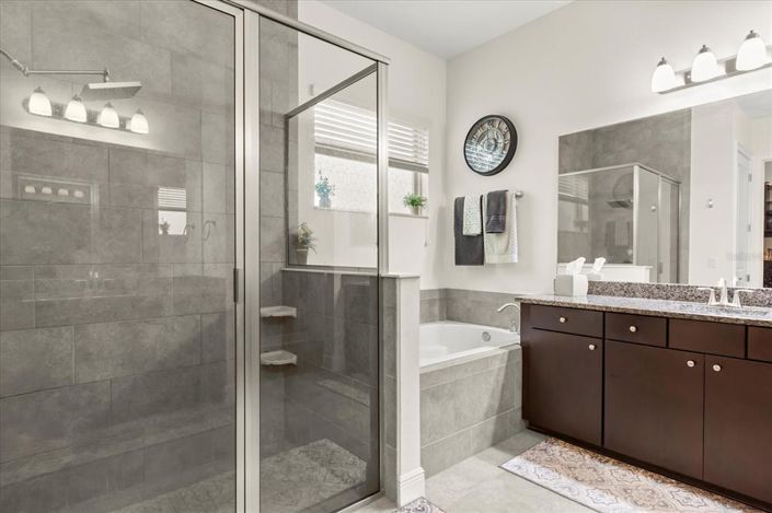 Image No.27-7 Bed Property for sale