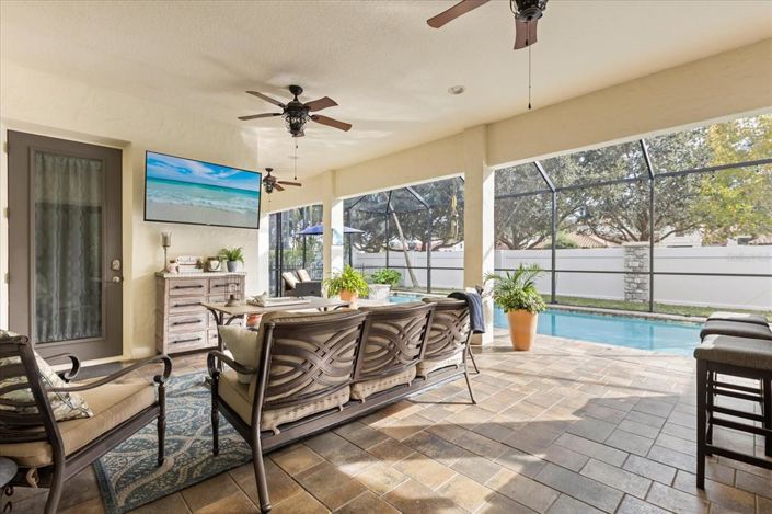 Image No.52-7 Bed Property for sale