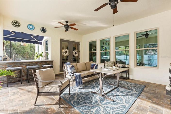 Image No.53-7 Bed Property for sale