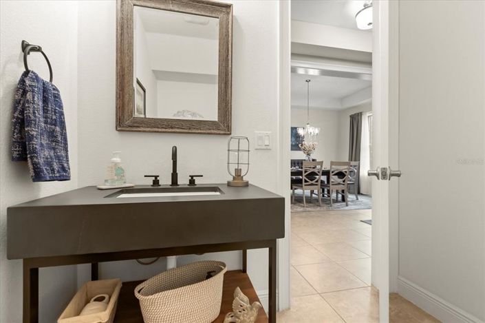 Image No.7-7 Bed Property for sale