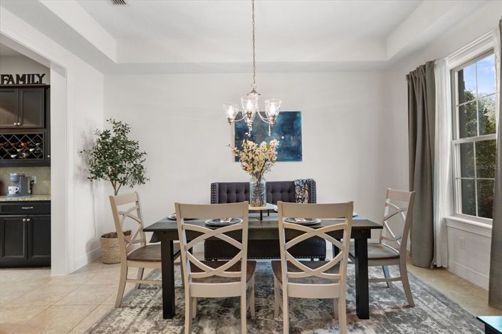 Image No.8-7 Bed Property for sale