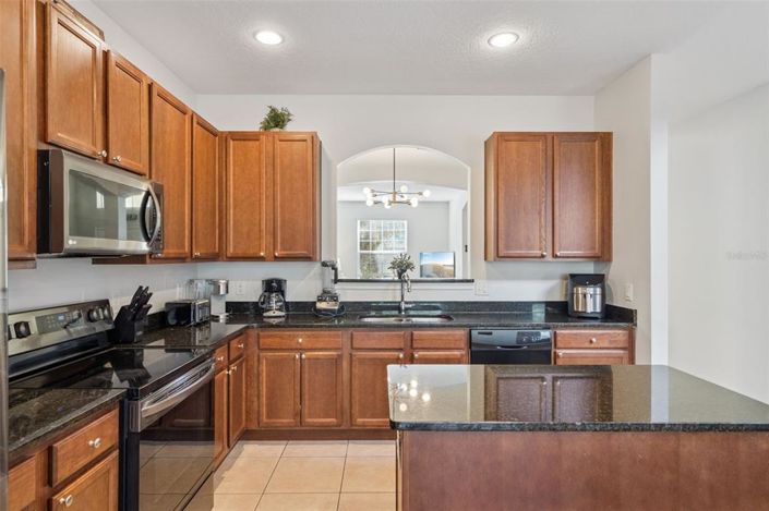 Image No.12-6 Bed Property for sale