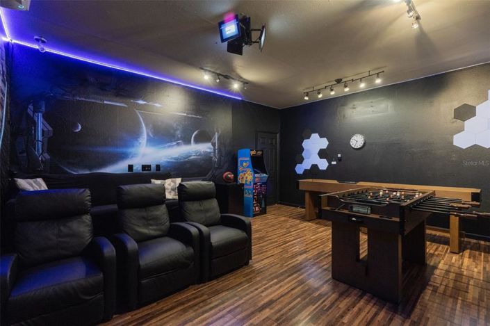 Image No.35-6 Bed Property for sale