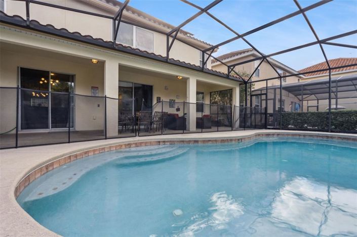 Image No.40-6 Bed Property for sale