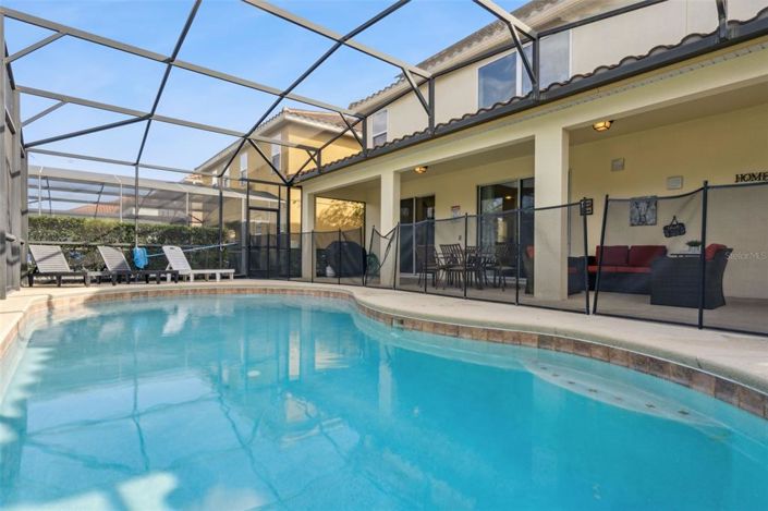 Image No.41-6 Bed Property for sale