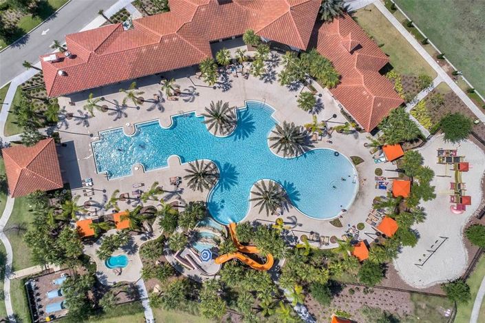 Image No.56-6 Bed Property for sale