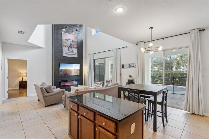 Image No.9-6 Bed Property for sale