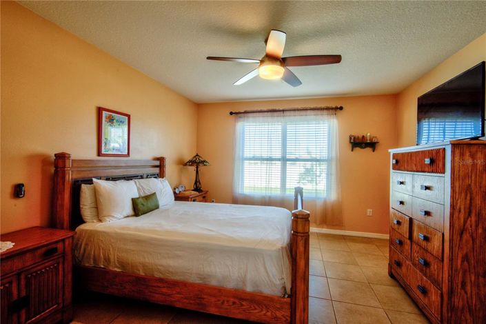 Image No.12-3 Bed Property for sale