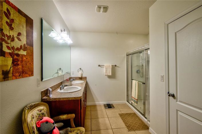 Image No.13-3 Bed Property for sale