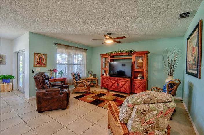 Image No.5-3 Bed Property for sale