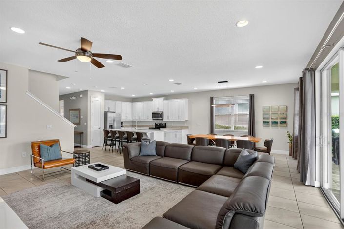 Image No.14-8 Bed Property for sale