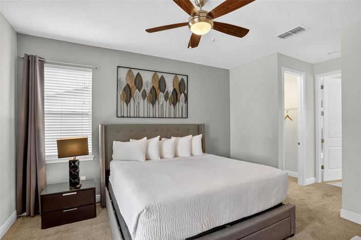 Image No.20-8 Bed Property for sale