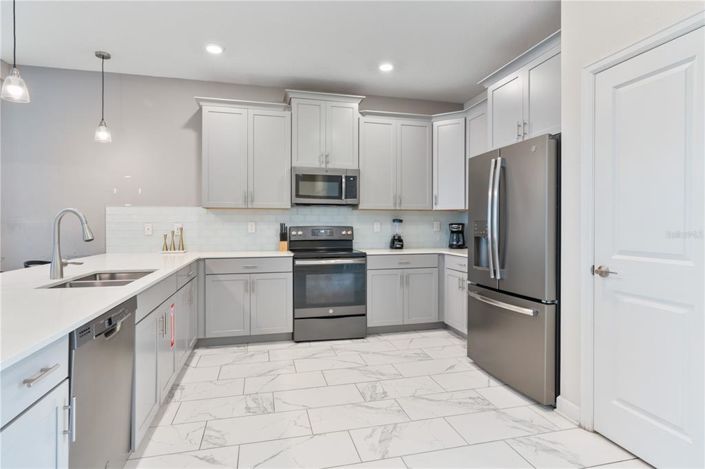 Image No.17-8 Bed Property for sale