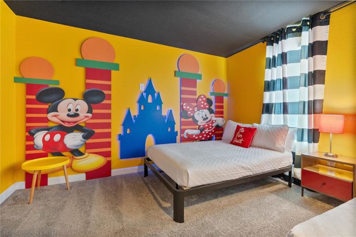 Image No.26-8 Bed Property for sale