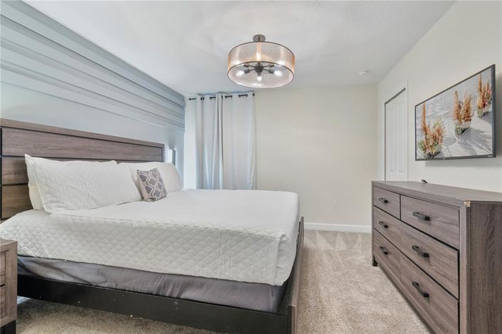 Image No.56-8 Bed Property for sale