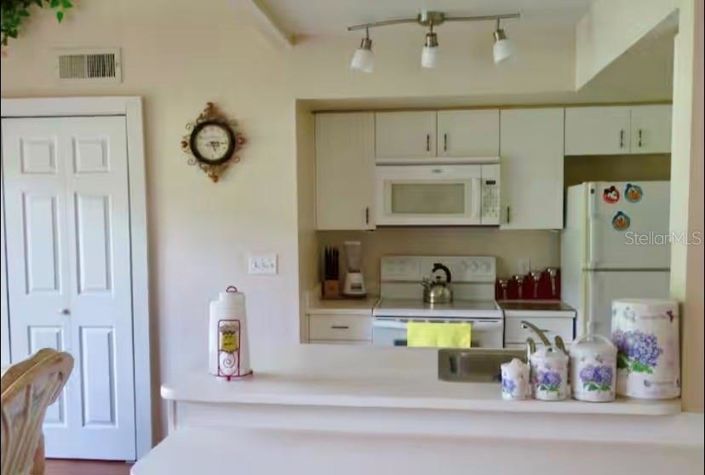 Image No.7-2 Bed Townhouse for sale