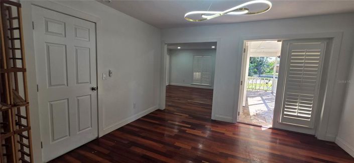 Image No.13-6 Bed Property for sale