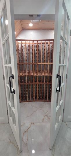 Image No.19-6 Bed Property for sale