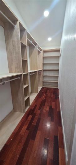 Image No.29-6 Bed Property for sale