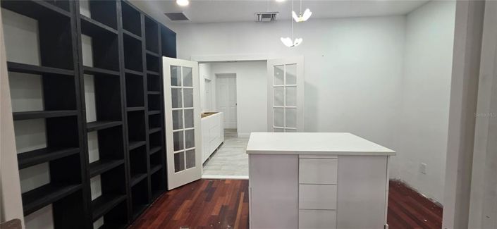 Image No.32-6 Bed Property for sale