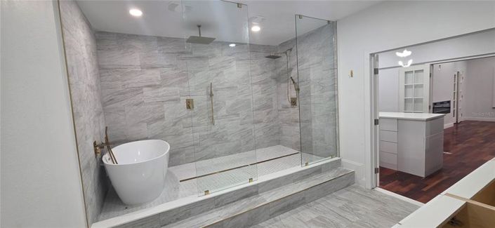 Image No.33-6 Bed Property for sale