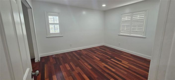 Image No.48-6 Bed Property for sale