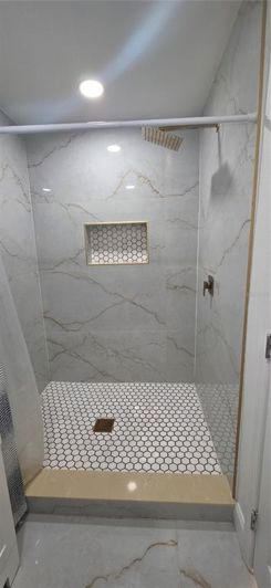 Image No.56-6 Bed Property for sale