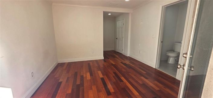 Image No.57-6 Bed Property for sale