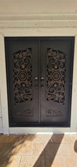 Image No.6-6 Bed Property for sale