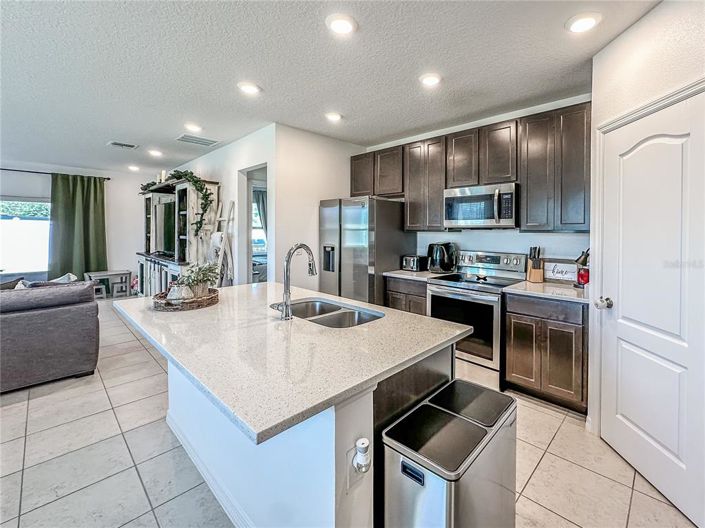 Image No.10-4 Bed Property for sale