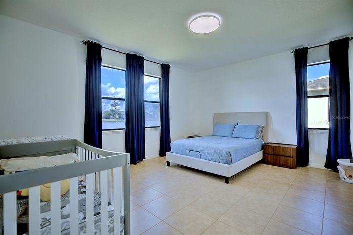 Image No.25-4 Bed Property for sale