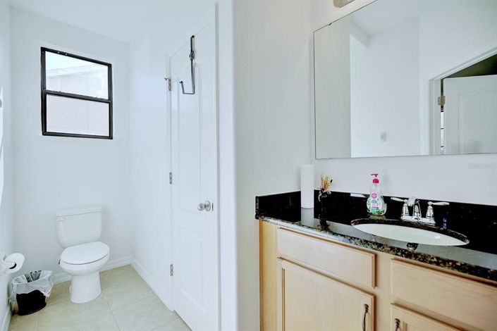 Image No.8-4 Bed Property for sale