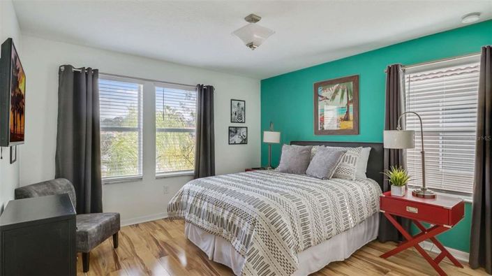 Image No.12-6 Bed Property for sale