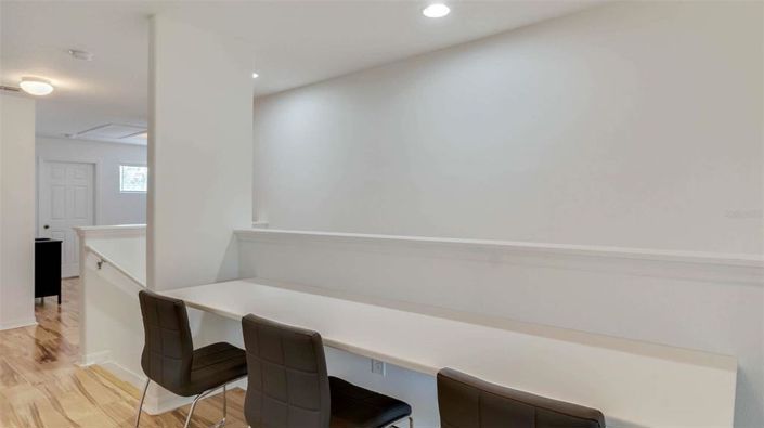 Image No.15-6 Bed Property for sale