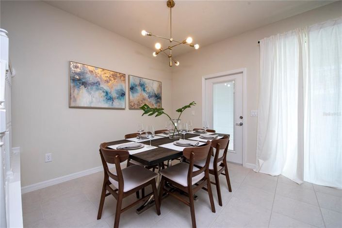 Image No.17-5 Bed Townhouse for sale