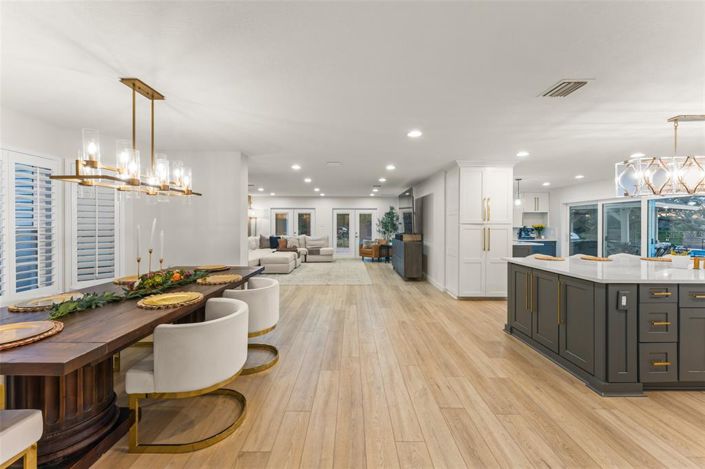 Image No.14-6 Bed Property for sale