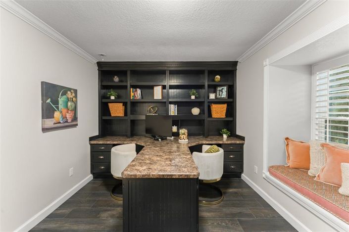 Image No.33-6 Bed Property for sale