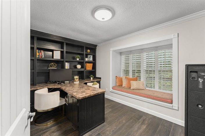 Image No.34-6 Bed Property for sale