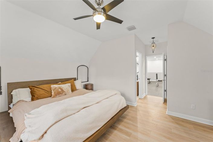 Image No.55-6 Bed Property for sale