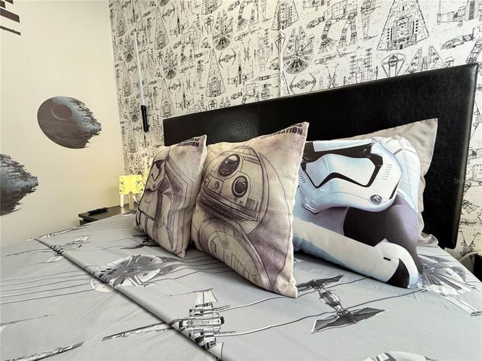 Image No.13-6 Bed Property for sale