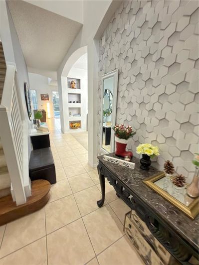 Image No.6-6 Bed Property for sale