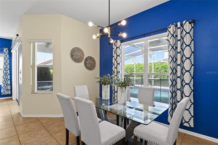 Image No.12-5 Bed Townhouse for sale