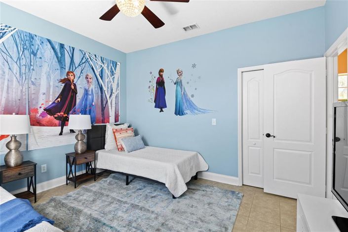 Image No.21-5 Bed Townhouse for sale