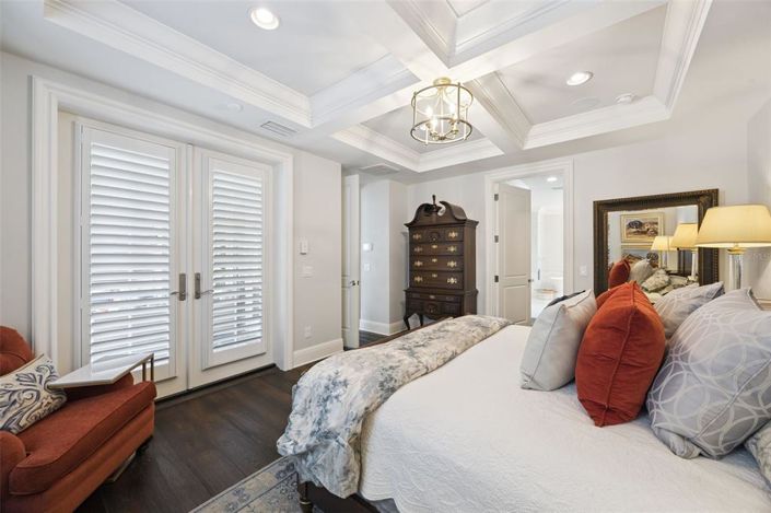 Image No.25-5 Bed Property for sale