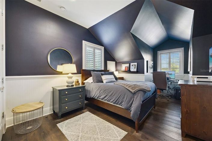 Image No.26-5 Bed Property for sale