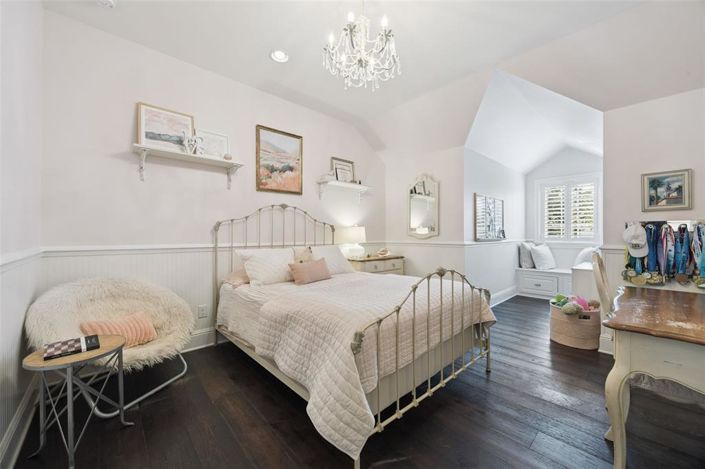 Image No.27-5 Bed Property for sale