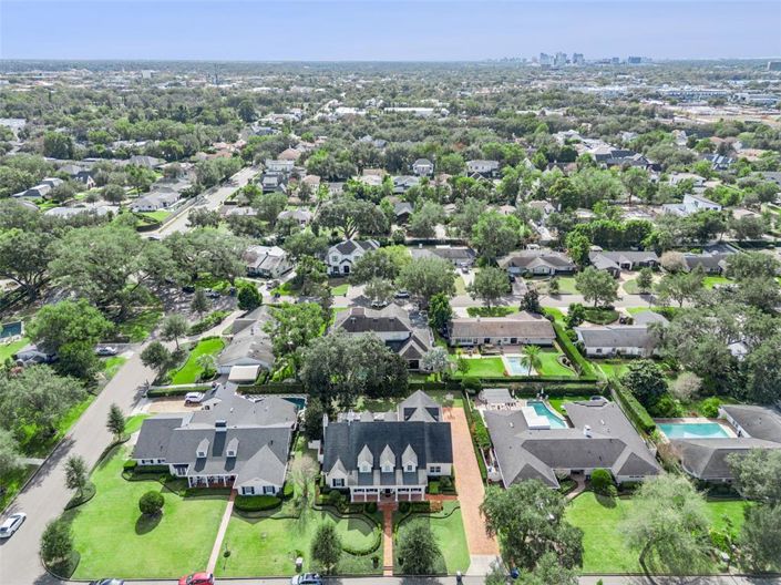 Image No.60-5 Bed Property for sale