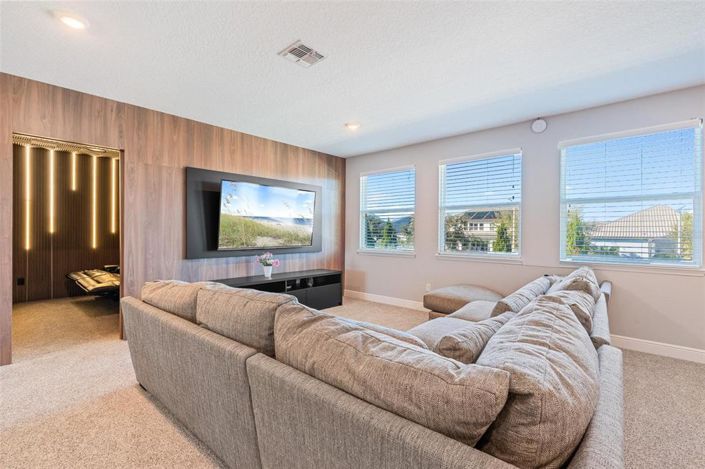 Image No.30-5 Bed Property for sale