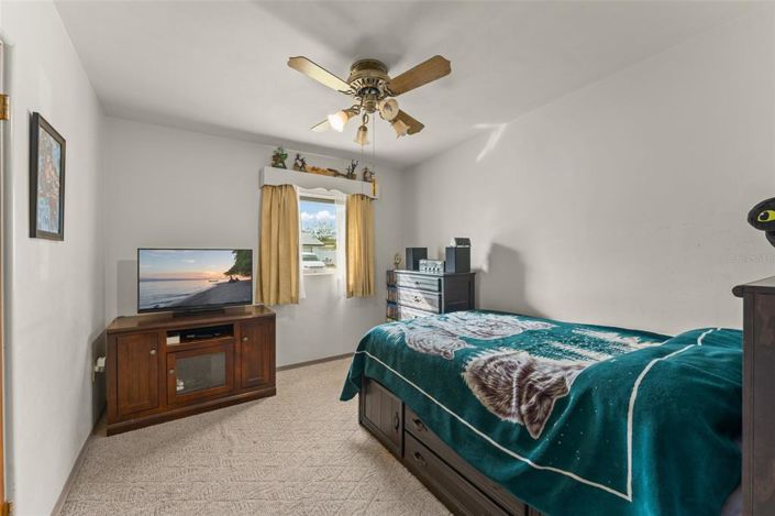 Image No.16-4 Bed Property for sale